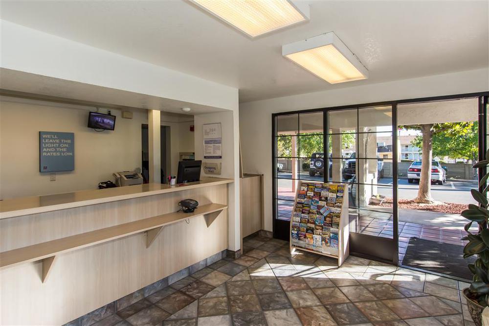 6-redding, Ca - South Hotel