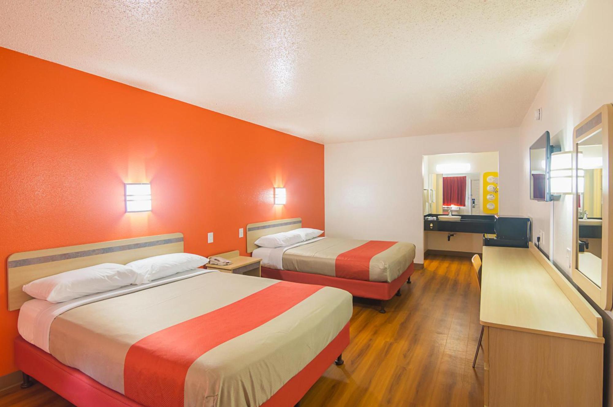 Hotel 6-redding, Ca - South