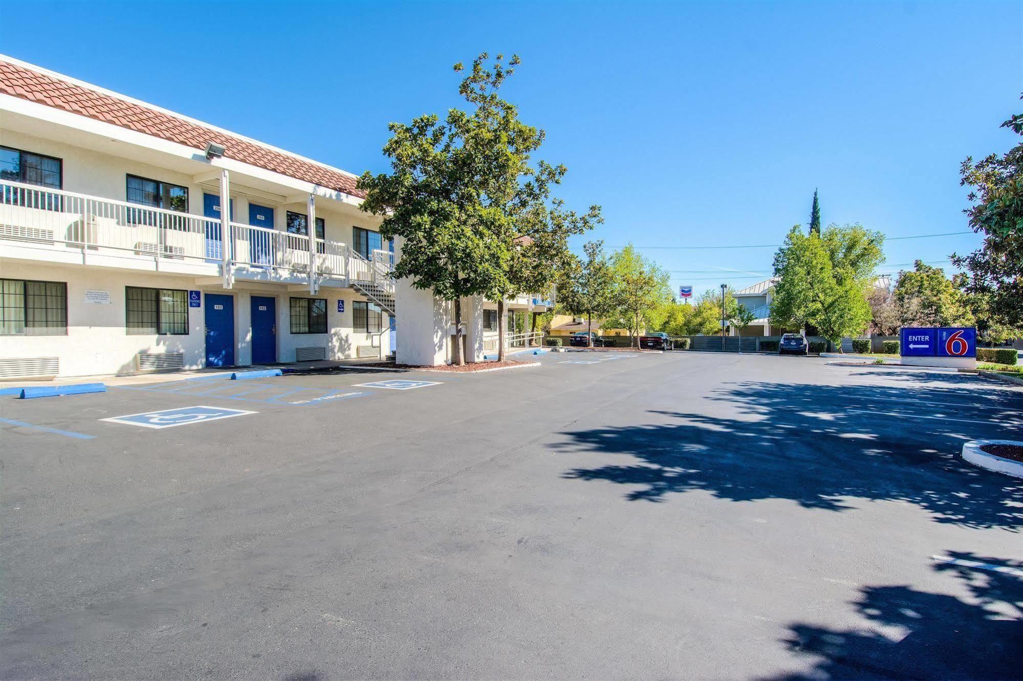 Hotel 6-redding, Ca - South 3*