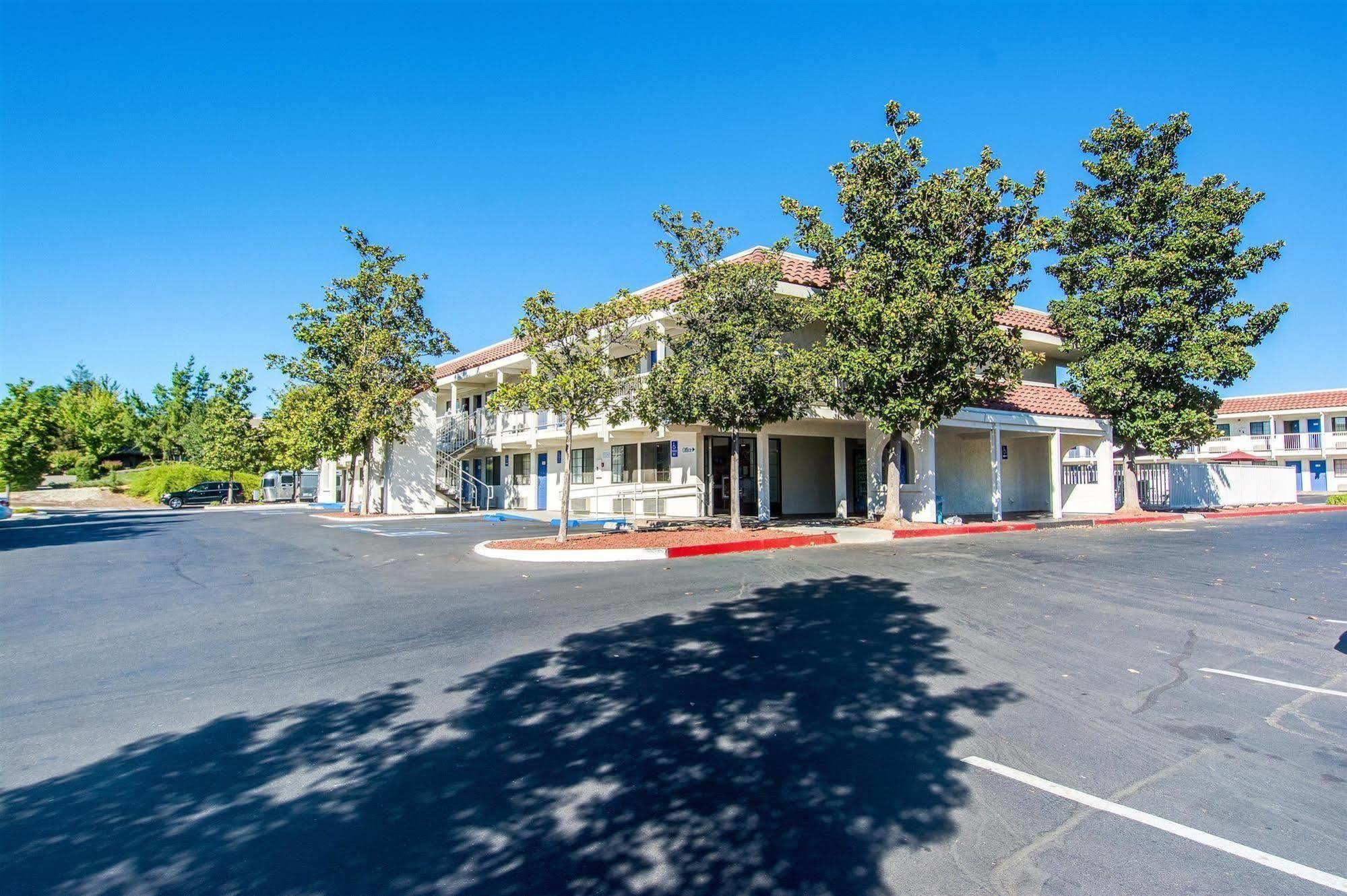 6-redding, Ca - South Hotel