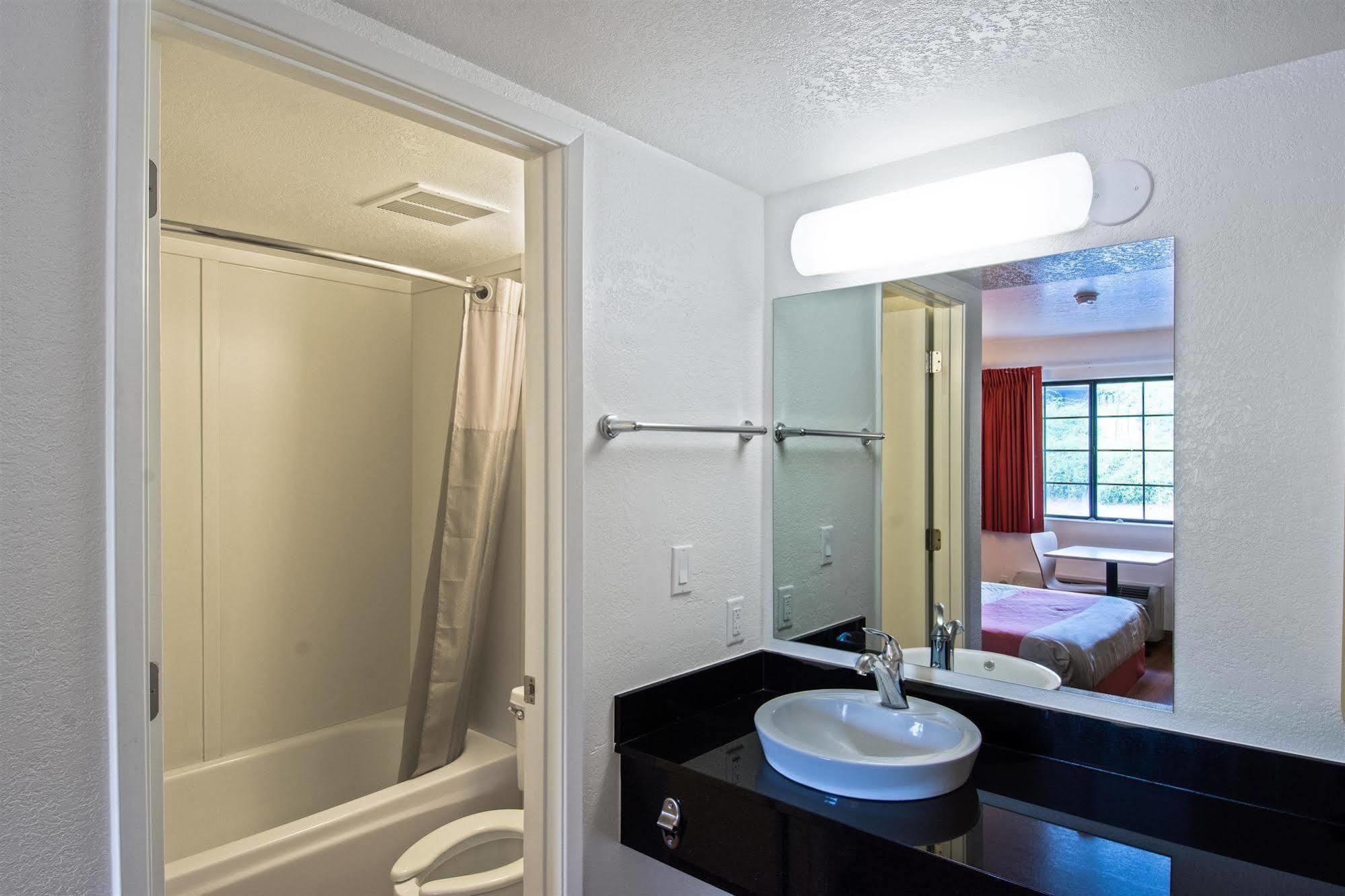 6-redding, Ca - South Hotel 2*