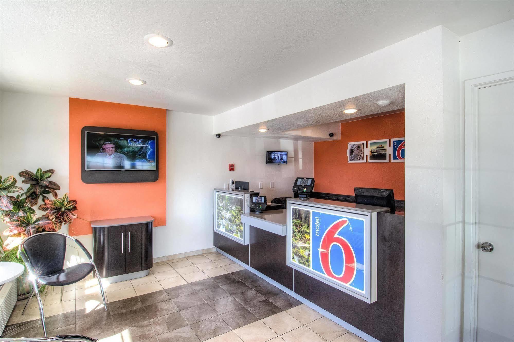6-redding, Ca - South Hotel