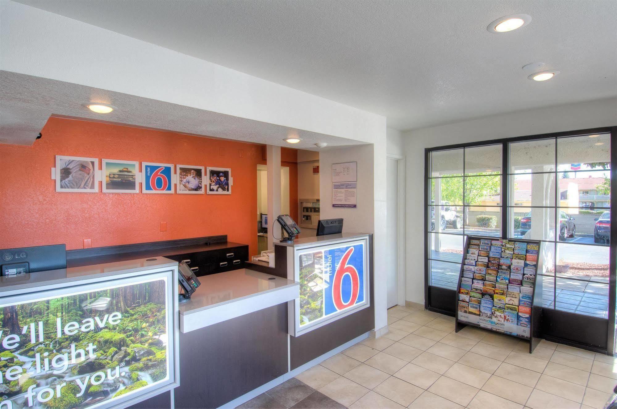 6-redding, Ca - South Hotel 2*